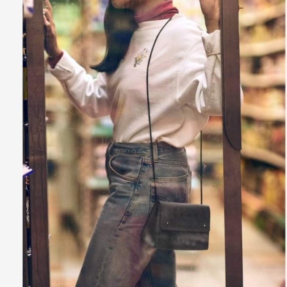 Walk With Me Brand Recycled Leather Triangle Bag Dreren Collection - Picture 1 of 12